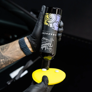 אוטם צבע , הברקת צבע הרכב , הברקת צבע האוטו , חומר הידרופובי , חומר דוחה מים לרכב , חומר דוחה מים לאוטו , חומר הגנה לצבע הרכב , חומר הגנה לצבע האוטו