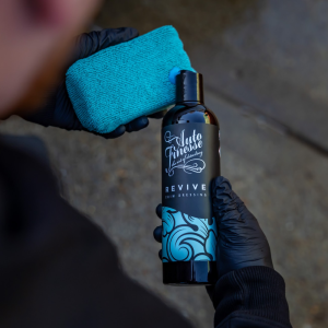 קרם הברקה לפלסטיק , הברקת פלסטיק ברכב , חידוש פלסטיק , חומר לחידוש הפלסטיק , מחדש פלסטיקה ברכב , מחדש פלסטיקה באוטו