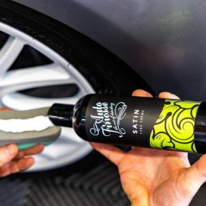 קרם לצמיג , קרם הגנה לצמיג , הגנה לצמיג , מבריק צמיגים , חומר מאט לצמיג , קרם לצמיגים