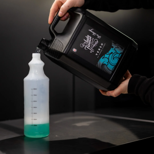 חומר לניקוי שטיחים , ניקוי שטיחים , חומר לניקוי גומי , חומר לניקוי פלסטיק , ניקוי פלסטיק ברכב , ניקוי תא המנוע , ניקוי צמיגים , חומר לניקוי צמיגים